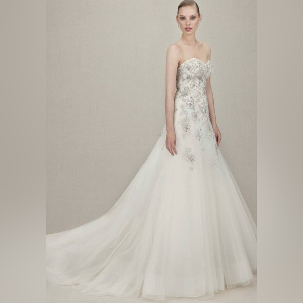 Enzoani Kristin -floor sample